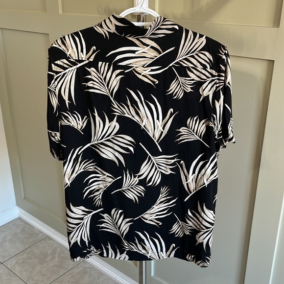 H&M Button Down T-shirt - Picture 2 of 4